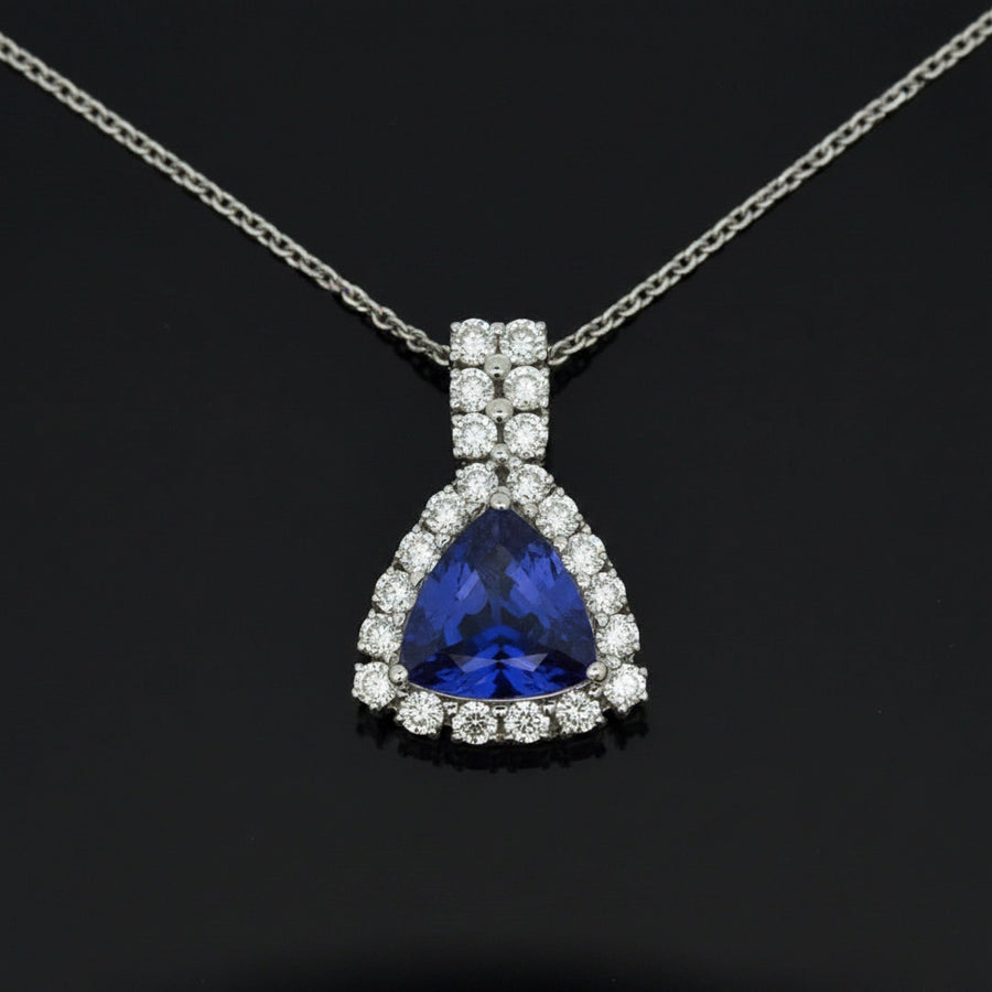 Contemporary Fine 4.04ct Tanzanite and Diamond White Gold Necklace